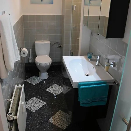 Patrei Mit Kleinem Meerblickauch Beim Duschen Mit Wallbox Daire