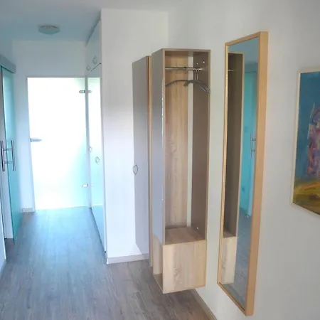 Patrei Mit Kleinem Meerblickauch Beim Duschen Mit Wallbox Daire Eckernförde