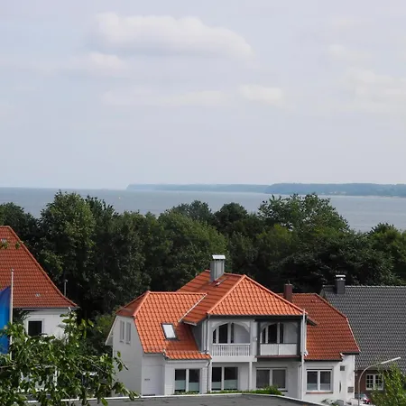 Patrei Mit Kleinem Meerblickauch Beim Duschen Und Wallbox Apartament Eckernförde