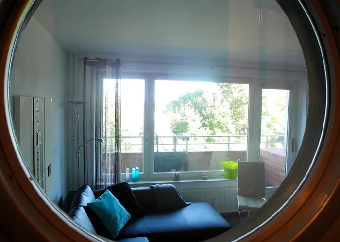 Patrei Mit Kleinem Meerblickauch Beim Duschen Mit Wallbox Eckernförde