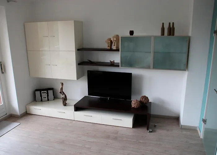 Patrei Mit Kleinem Meerblickauch Beim Duschen Mit Wallbox Appartement Eckernförde